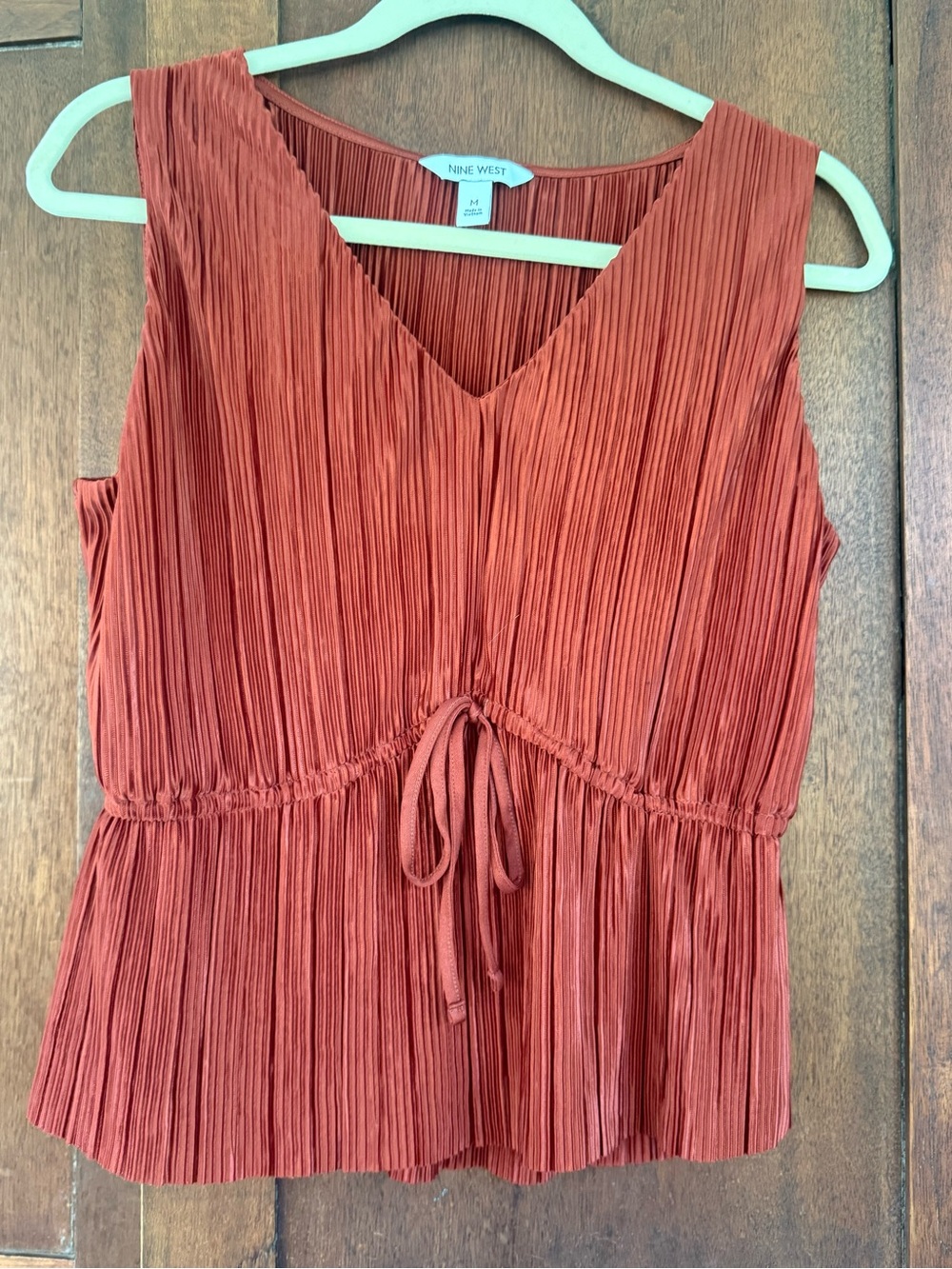Nine West Rust Textured Pleated Sleeveless Top